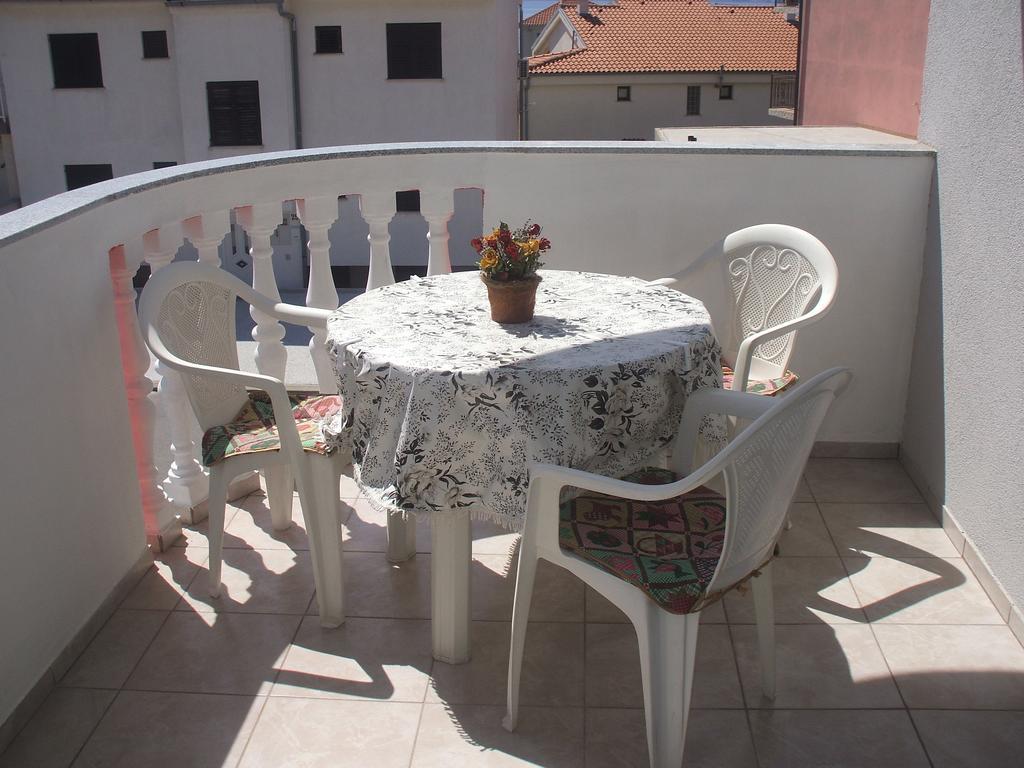 Apartments Malnar Novi Vinodolski Exterior photo